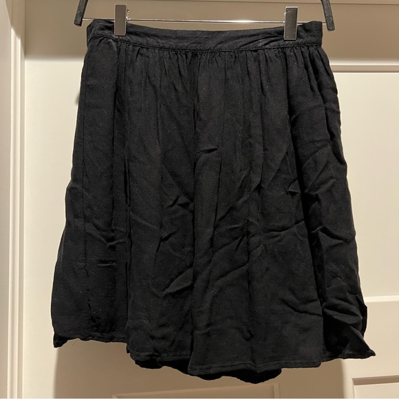 🦋2/$15🦋 Old Navy Black Skirt - Picture 1 of 2